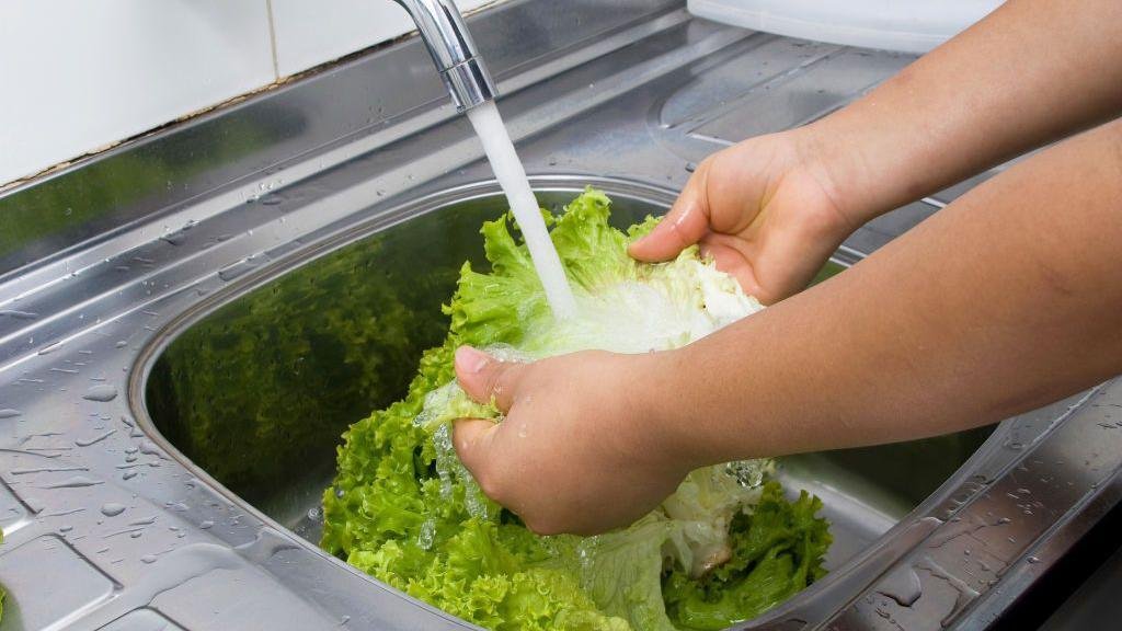 Holidaymakers warned about 'explosive diarrhoea' cyclospora parasite infection