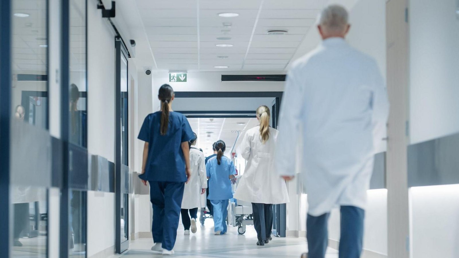 Consultants and specialist doctors take strike action over pay