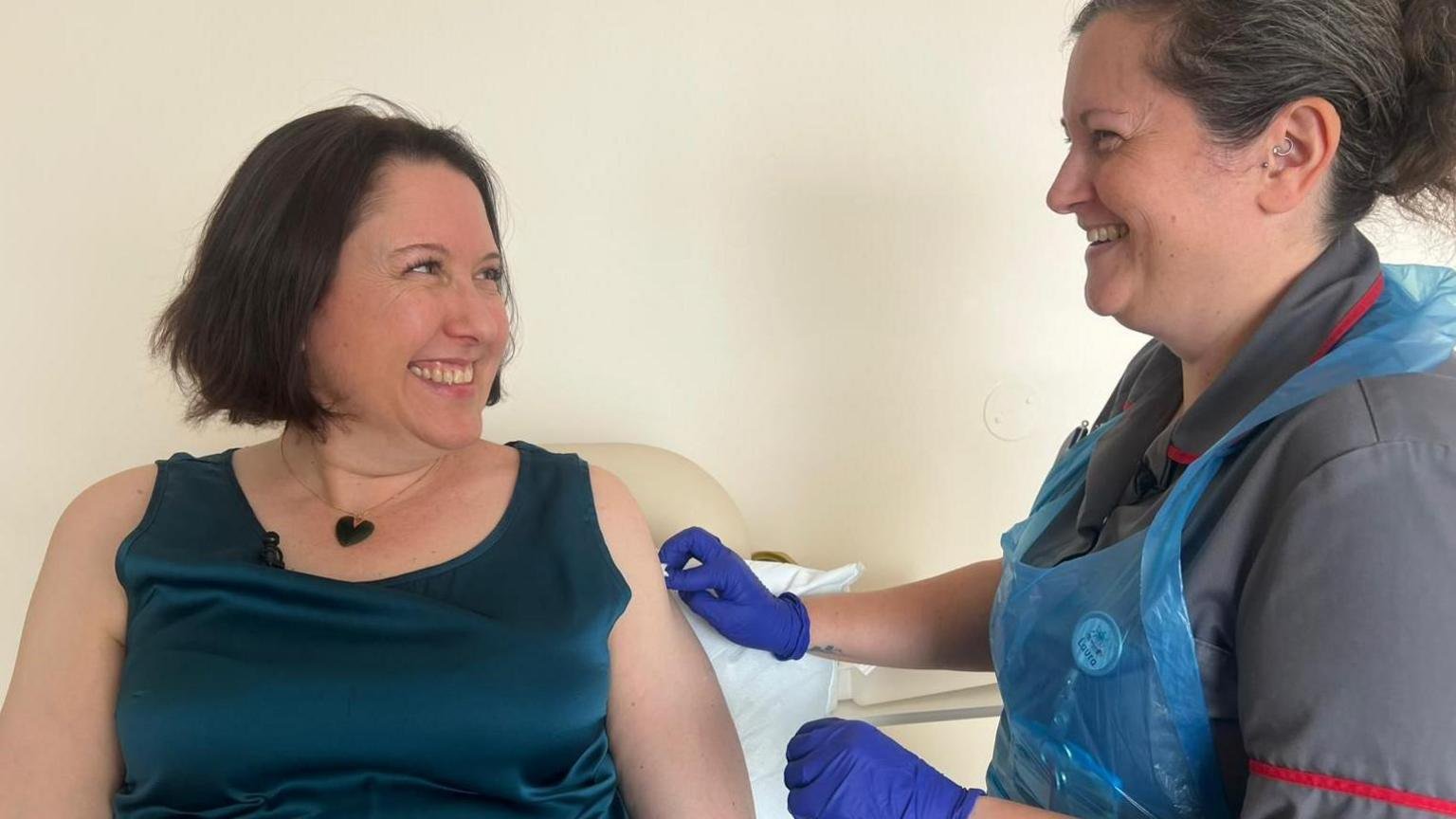 Bird flu vaccine trial against potential pandemic strain begins